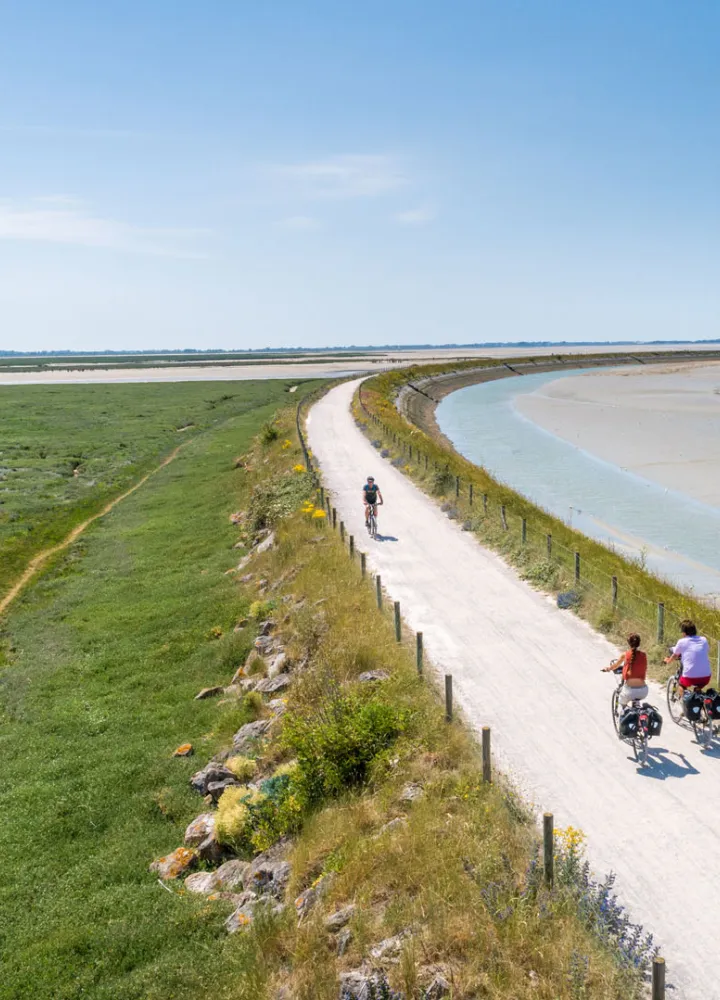 Piste cyclable le long de la baie de Somme vers Le Crotoy - La Vélomaritime / EuroVelo 4