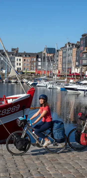 Vieux_bassin_a_Honfleur-David_Darrault___La_Seine_a_velo2.jpg
