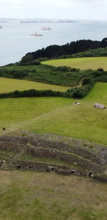 Le Grand Cairn de Barnenez à Plouezoc'h, Finistère
