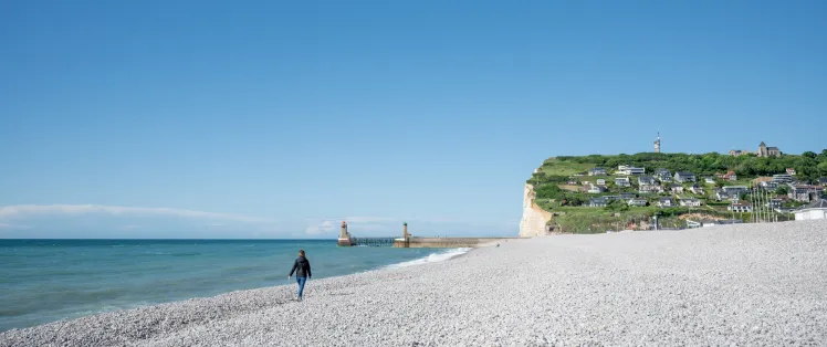 Plage_de_Fecamp_et_Cote_d_Albatre_-_Thomas_Le_Floc_H-Thomas_Le_Floc_H.jpg