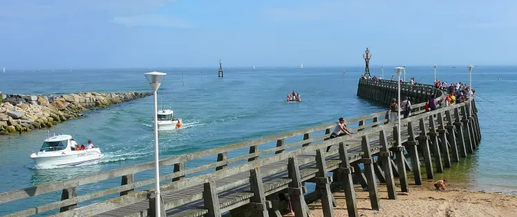 Jetée à Courseulles sur la Côte de Nacre