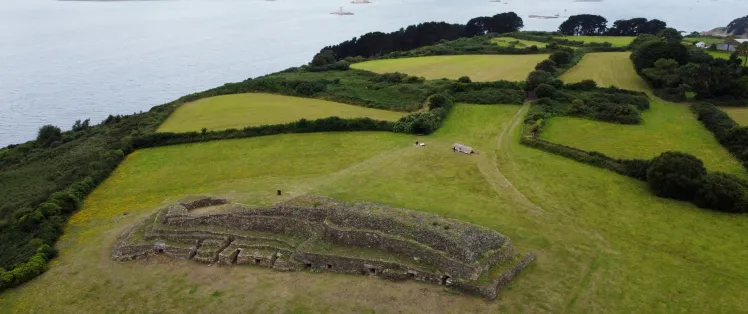 Le Grand Cairn de Barnenez à Plouezoc'h, Finistère