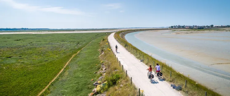 Piste cyclable le long de la baie de Somme vers Le Crotoy - La Vélomaritime / EuroVelo 4